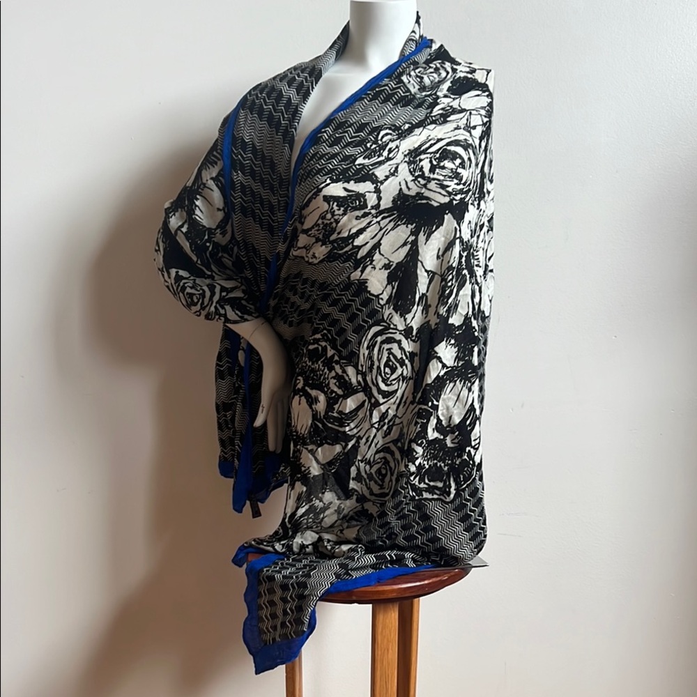 Stella & Dot Black and Blue Floral Wrap